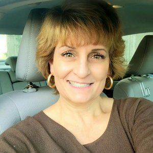 Meet your Posher, Laura